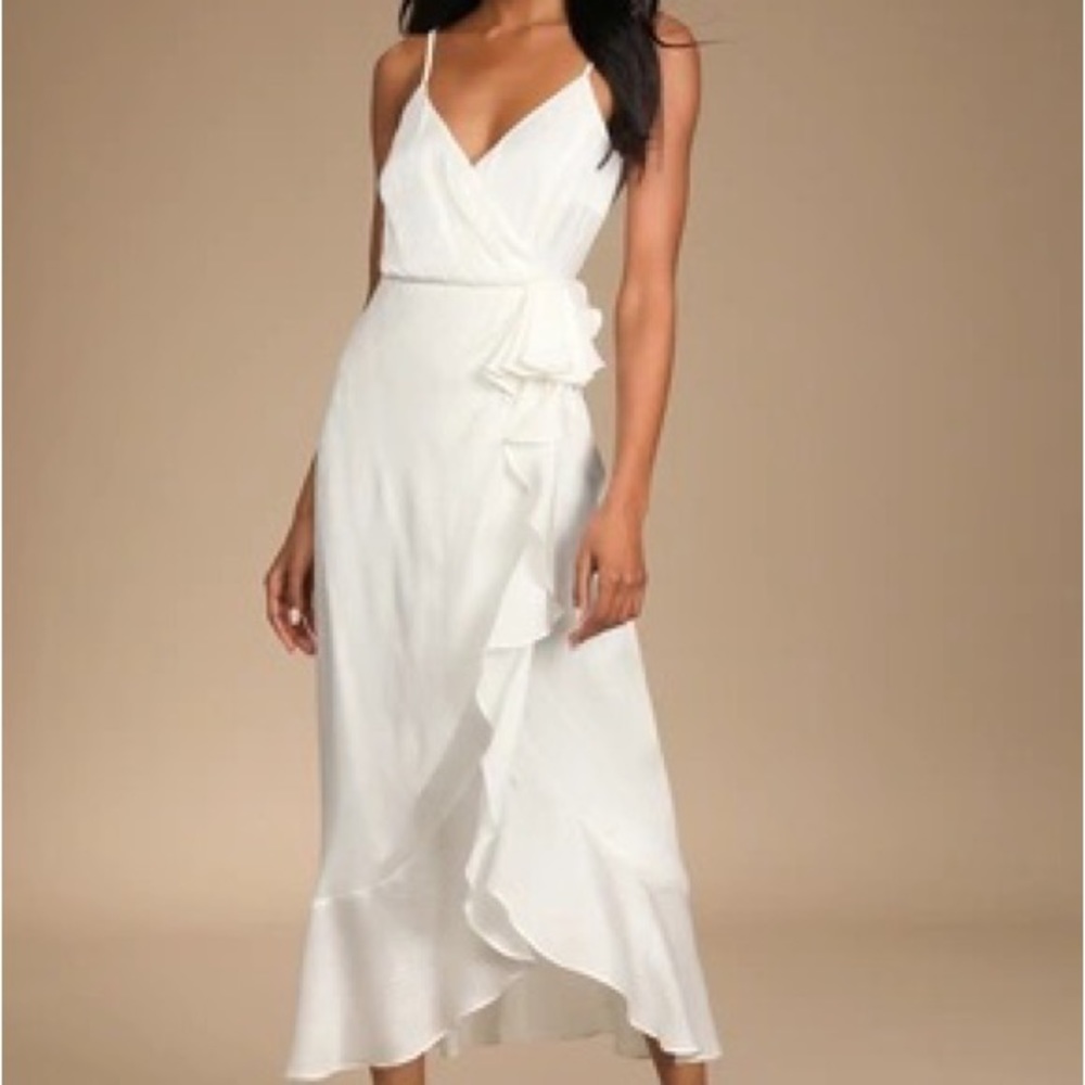NWT- Lulu’s Captivated Beauty white Satin Ruffled Midi Dress- Size S